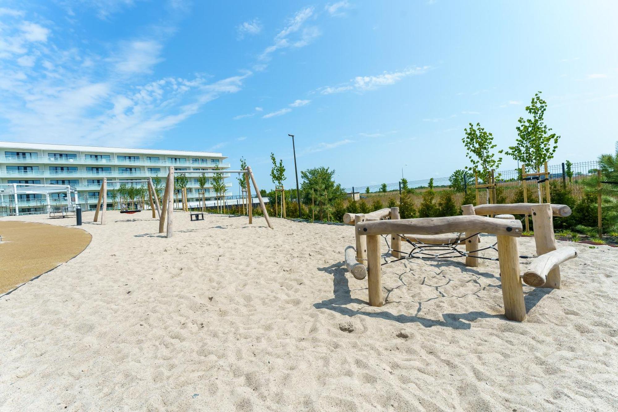 Polanki Aqua Apartamenty Z Basenem I Wellness Idealne Dla Rodzin 코워브제크 외부 사진